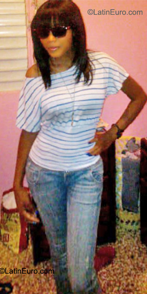 Date this young Dominican Republic girl Vizzy from San Pedro De Macoris DO9363