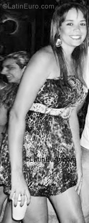 Date this nice looking Brazil girl Daniela from Cuiaba BR6092