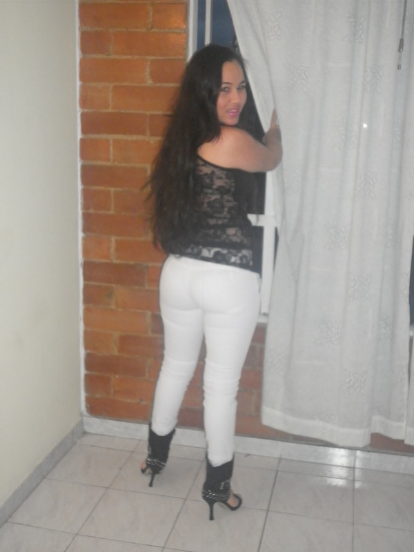 Date this good-looking Colombia girl Adriana from Ibague CO8091