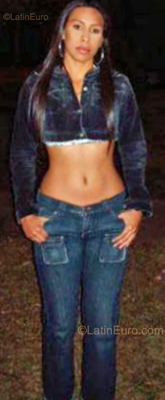 Date this sensual Colombia girl Dicat from Popayan CO8110