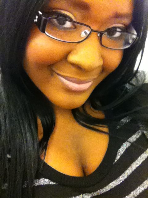 Date this lovely United States girl Praissa from Akron US11444