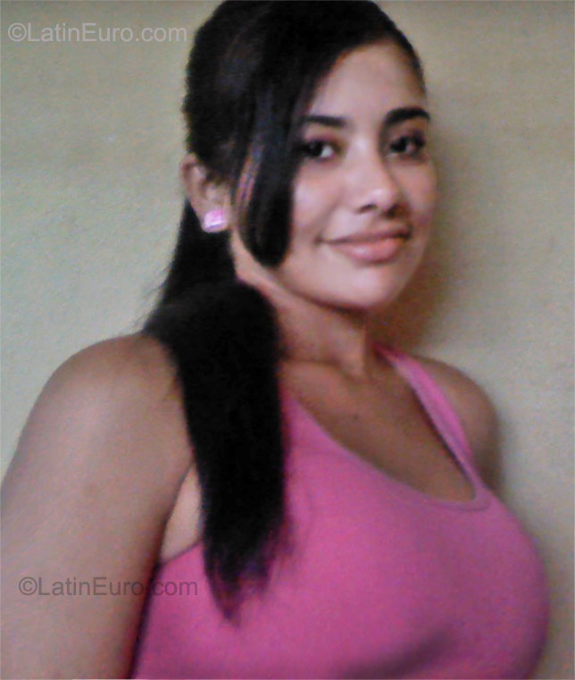Date this stunning Costa Rica girl Heidy from Cortes CR98