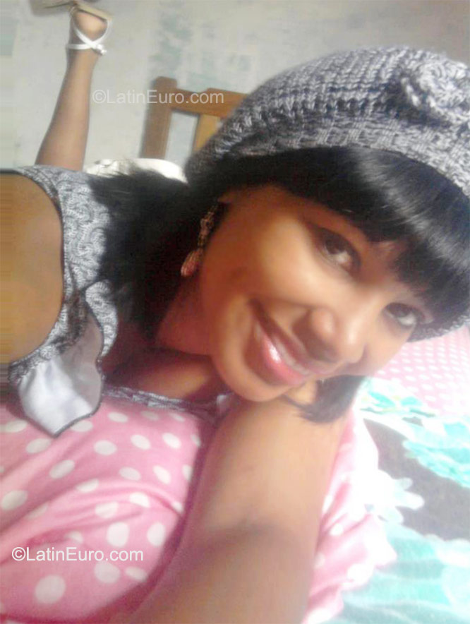 Date this athletic Colombia girl Giseth from Valledupar CO8207