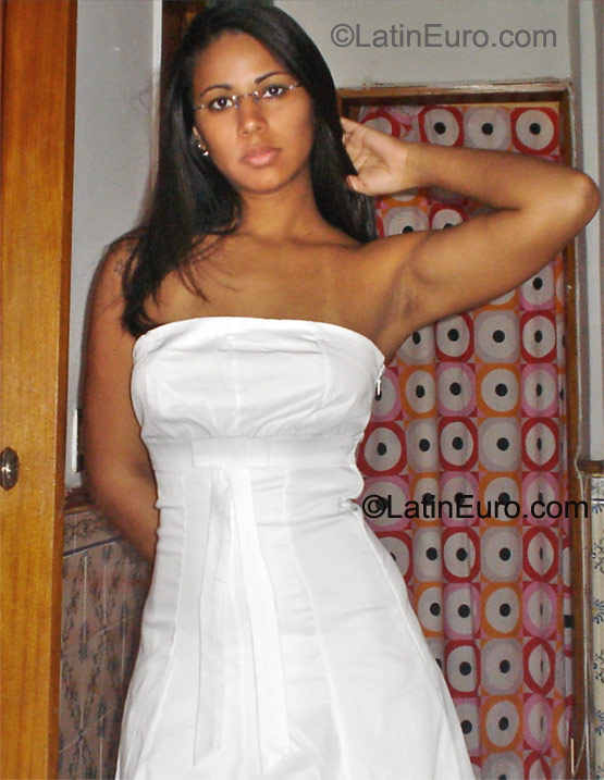 Date this voluptuous Brazil girl Greyce from Paulista BR6083