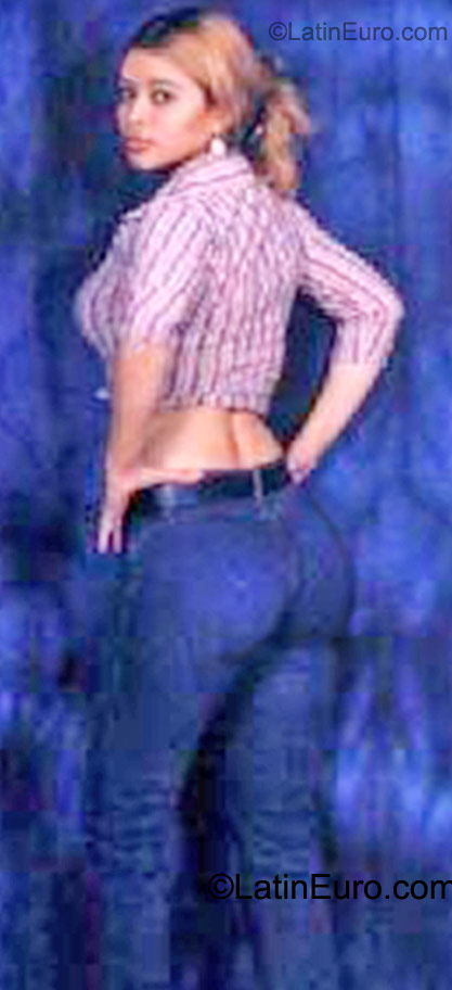 Date this cute Honduras girl Esmeralda from San Pedro Sula HN441