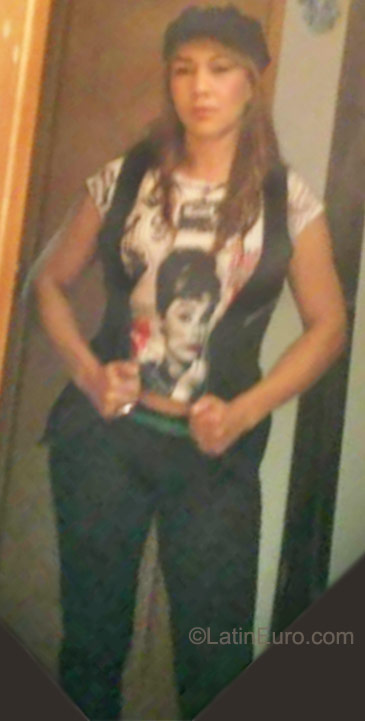 Date this georgeous Colombia girl Marcela from Medellin CO8255