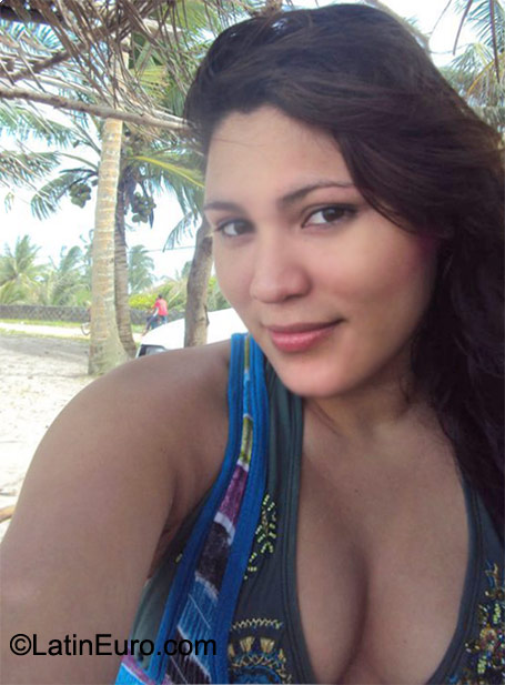 Date this attractive Honduras girl Elian from San Pedro Sula HN450