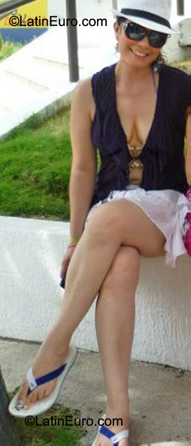 Date this gorgeous Colombia girl Diana from Bucaramanga CO8346