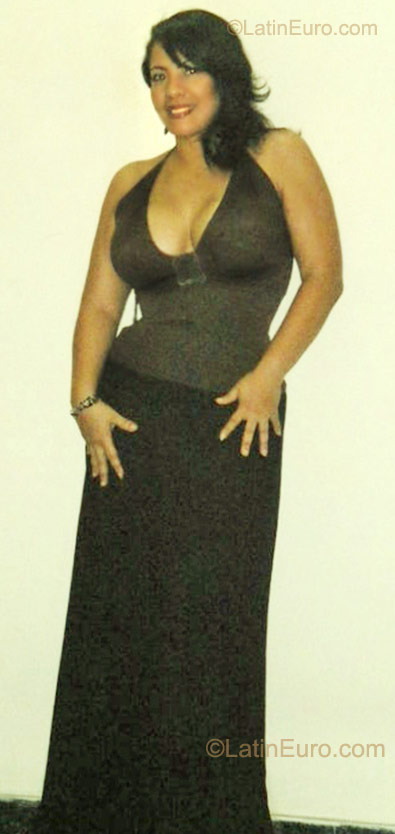 Date this gorgeous Colombia girl Amada from Barranquilla CO8315