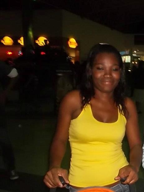 Date this gorgeous Colombia girl Yoli1911 from Cali CO8321