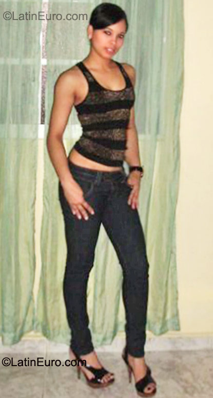 Date this cute Dominican Republic girl Erika from Santiago DO9630