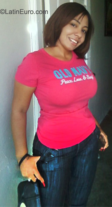 Date this sultry Dominican Republic girl Leonela from Bani DO9646