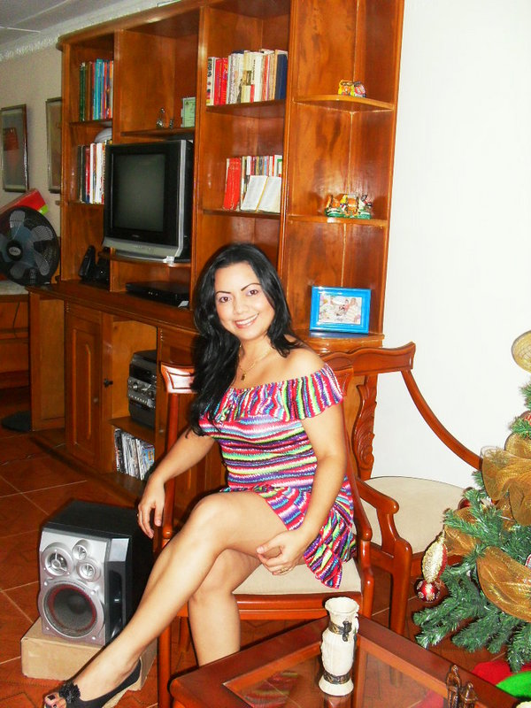 Date this athletic Colombia girl Tania from Barranquilla CO8359