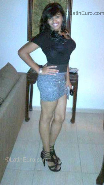Date this gorgeous Dominican Republic girl Melissa14 from Santo Domingo DO9674
