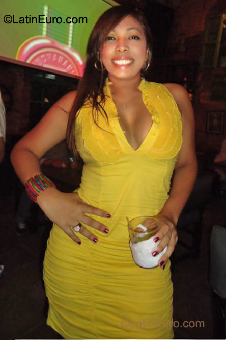 Date this lovely Colombia girl Katerine from Cartagena CO8386