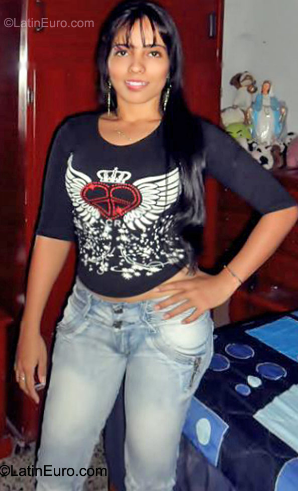 Date this funny Colombia girl Katerine from Cali CO8389