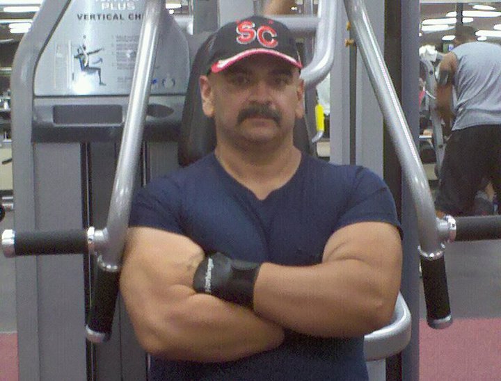 Date this funny United States man Luis from Chicago US11679
