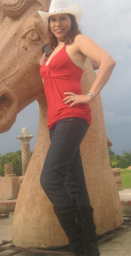 Date this good-looking Panama girl Iliana from Panama PA181