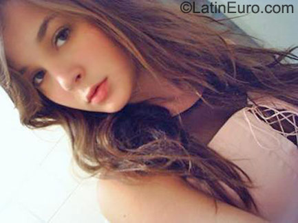 Date this lovely Colombia girl Maria from Manizales CO8487