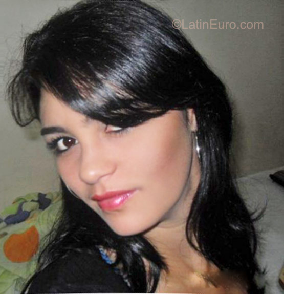Date this cute Colombia girl Yessica from Medellin CO8502