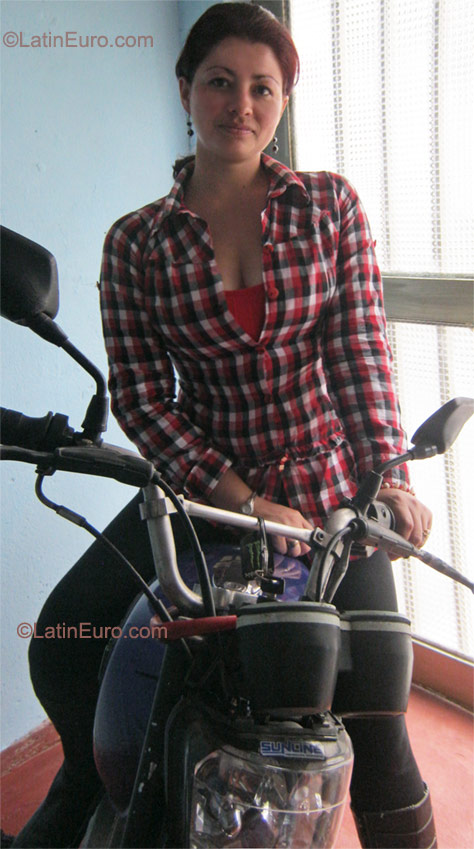 Date this charming Colombia girl Monica from Manizales CO8512