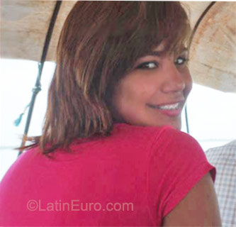 Date this nice looking Colombia girl Johanna from Barranquilla CO8521