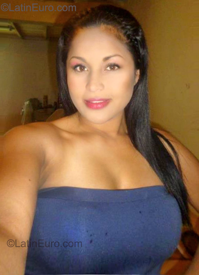 Date this passionate Colombia girl Luna from Bogota CO8527
