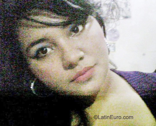 Date this nice looking Honduras girl Carmen from Tegucigalpa HN481
