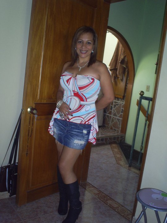 Date this nice looking United States girl ANACELFER from Medellin US11790