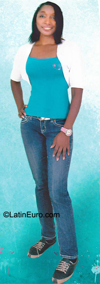 Date this charming Colombia girl Carmen from Cali CO21158