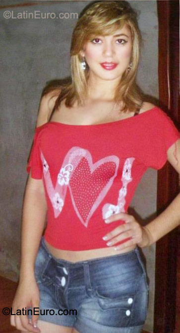 Date this charming Colombia girl Dani from Bucaramanga CO8620