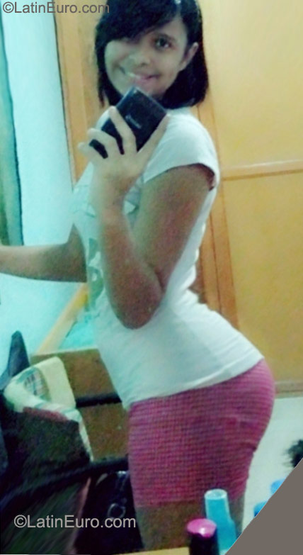 Date this nice looking Dominican Republic girl Miranda28 from Puerto Plata DO9883