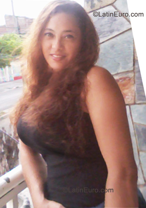 Date this attractive Colombia girl Martha Isabel from Cali CO8686