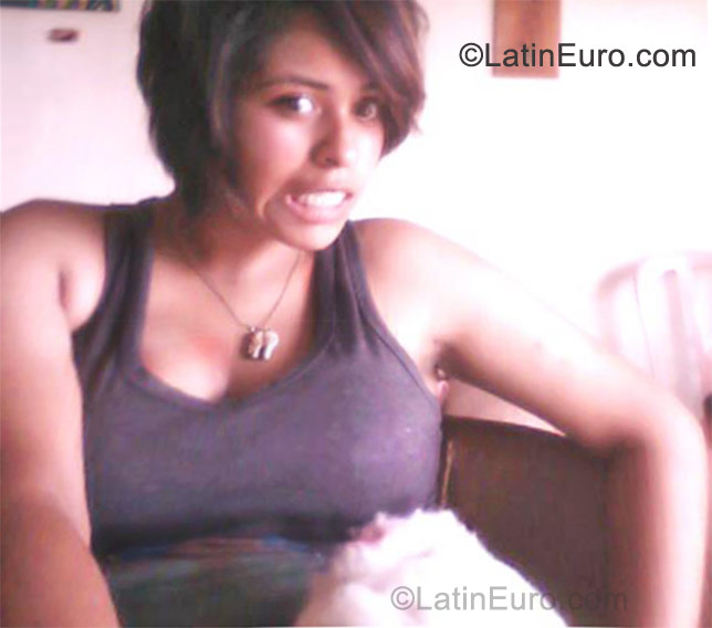 Date this athletic Colombia girl Adelinda from Cali CO8705