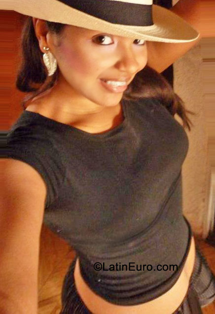 Date this hot Colombia girl Diana from Bogota CO8711