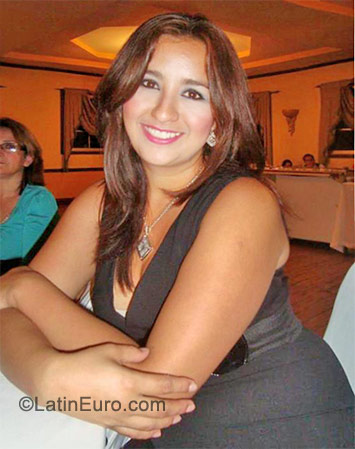 Date this voluptuous Honduras girl Pamela from San Pedro Sula HN504