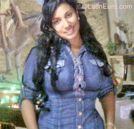 Date this good-looking Colombia girl Vanessa from Cartagena CO11225
