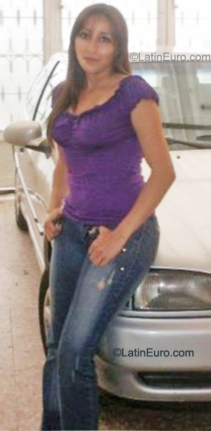 Date this cute Colombia girl Andrea Del Pilar from Bogota CO8789