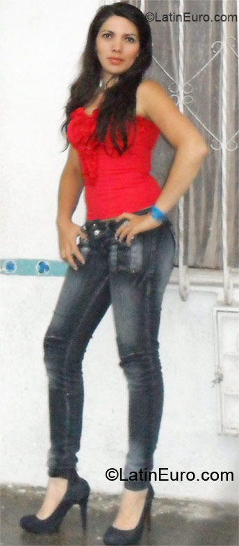 Date this fun Colombia girl Mariluz from Armenia CO8798