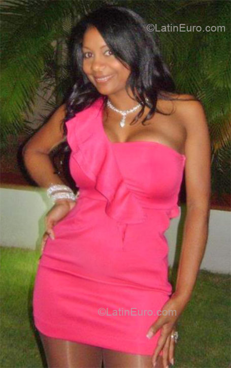Date this exotic Dominican Republic girl Yaniris from Santiago DO10001