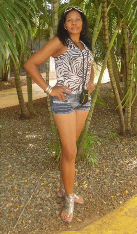 Date this voluptuous Dominican Republic girl Odalis from Republica Dominicana DO10003