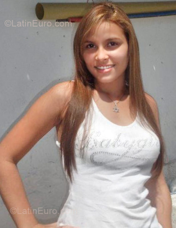 Date this sultry Colombia girl Natalia from Barranquilla CO8842