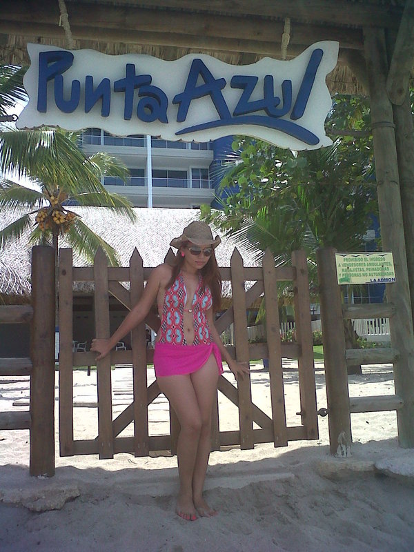 Date this funny Colombia girl Nissy from Monteria CO8870