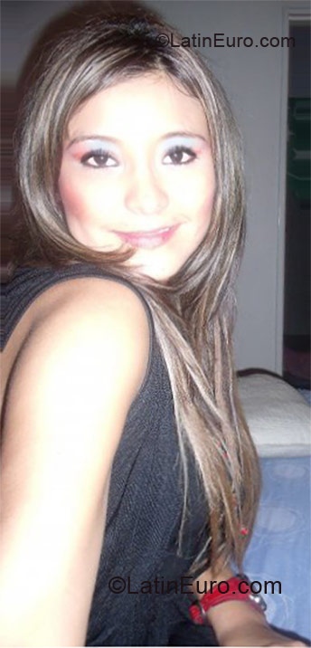 Date this beautiful Colombia girl Andrea Julieth from Medellin CO8897