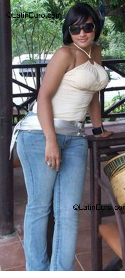 Date this fun Dominican Republic girl Melissa from Santo Domingo DO14733