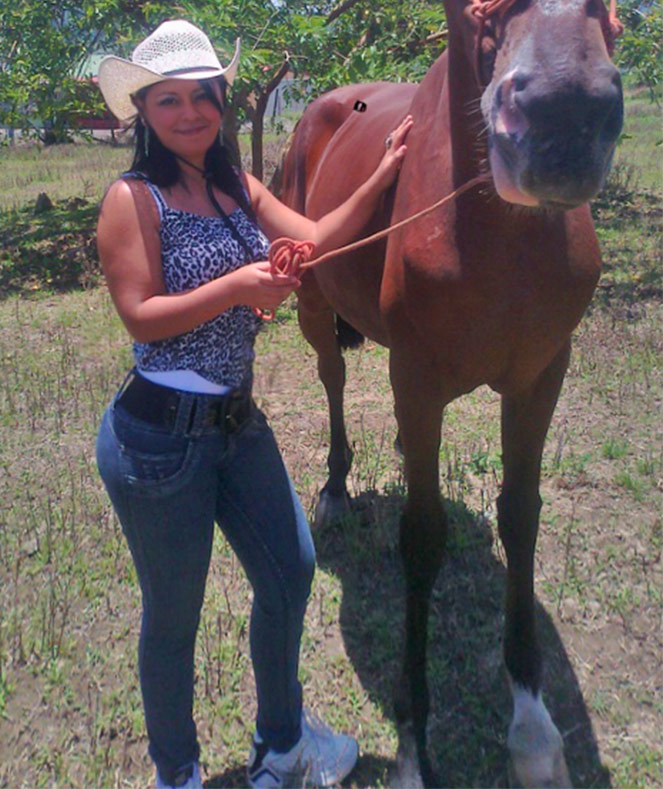 Date this young Costa Rica girl Gabyten from San Jose CR159