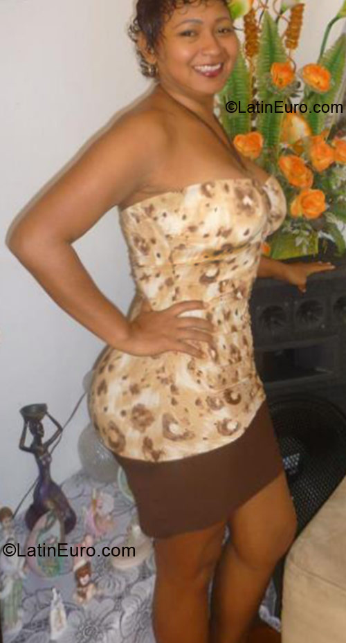 Date this delightful Colombia girl Jenny from Cali CO8965