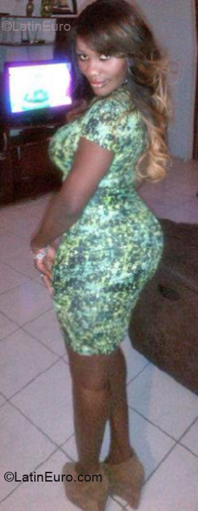 Date this sensual Jamaica girl Marsha from Kingston JM403