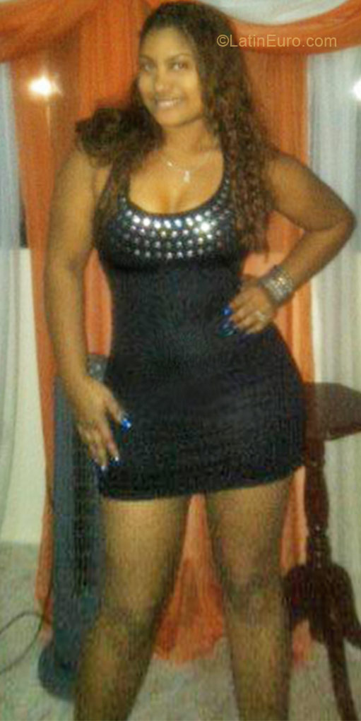 Date this happy Dominican Republic girl Ruthesther from San Cristobal DO10109
