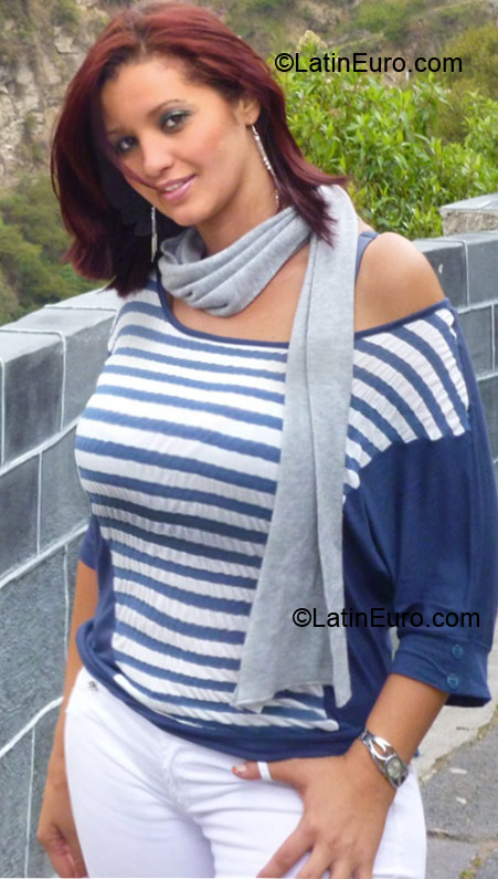 Date this good-looking Colombia girl Alba from Cali CO9007